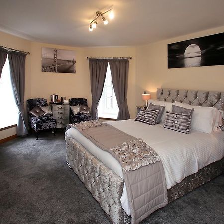 Star Inn Rooms Ardersier Bagian luar foto