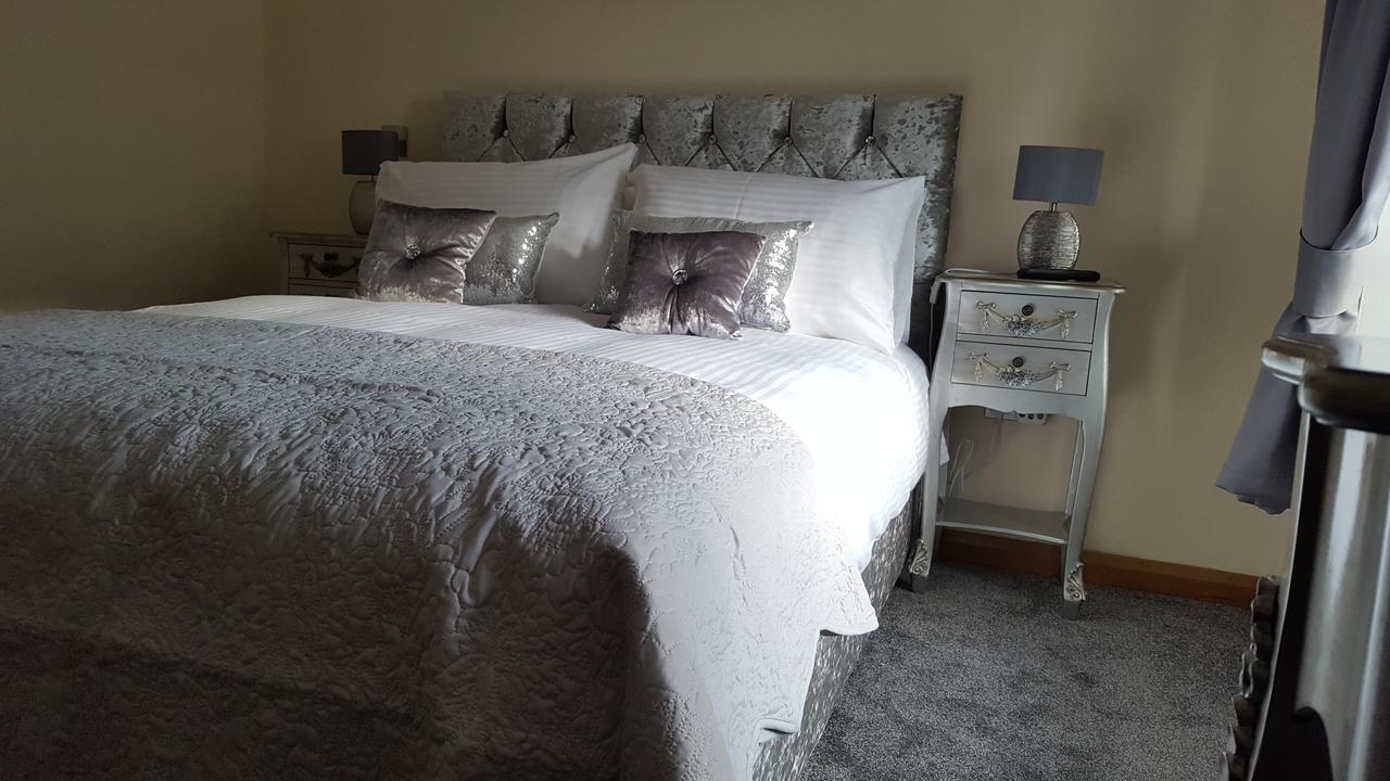 Star Inn Rooms Ardersier Bagian luar foto