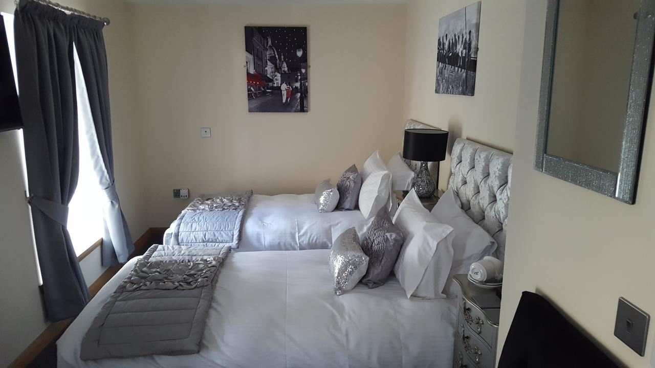 Star Inn Rooms Ardersier Bagian luar foto