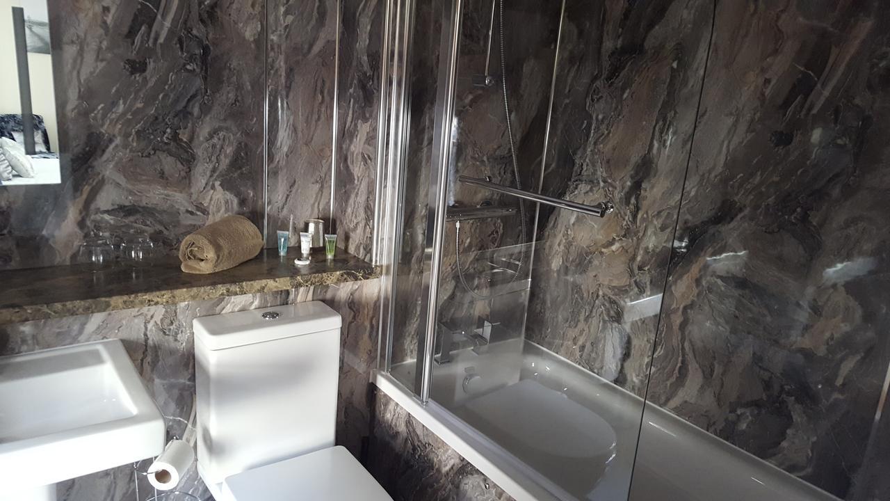 Star Inn Rooms Ardersier Bagian luar foto