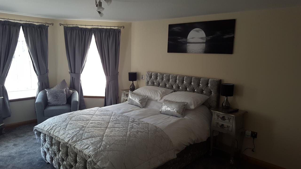 Star Inn Rooms Ardersier Bagian luar foto